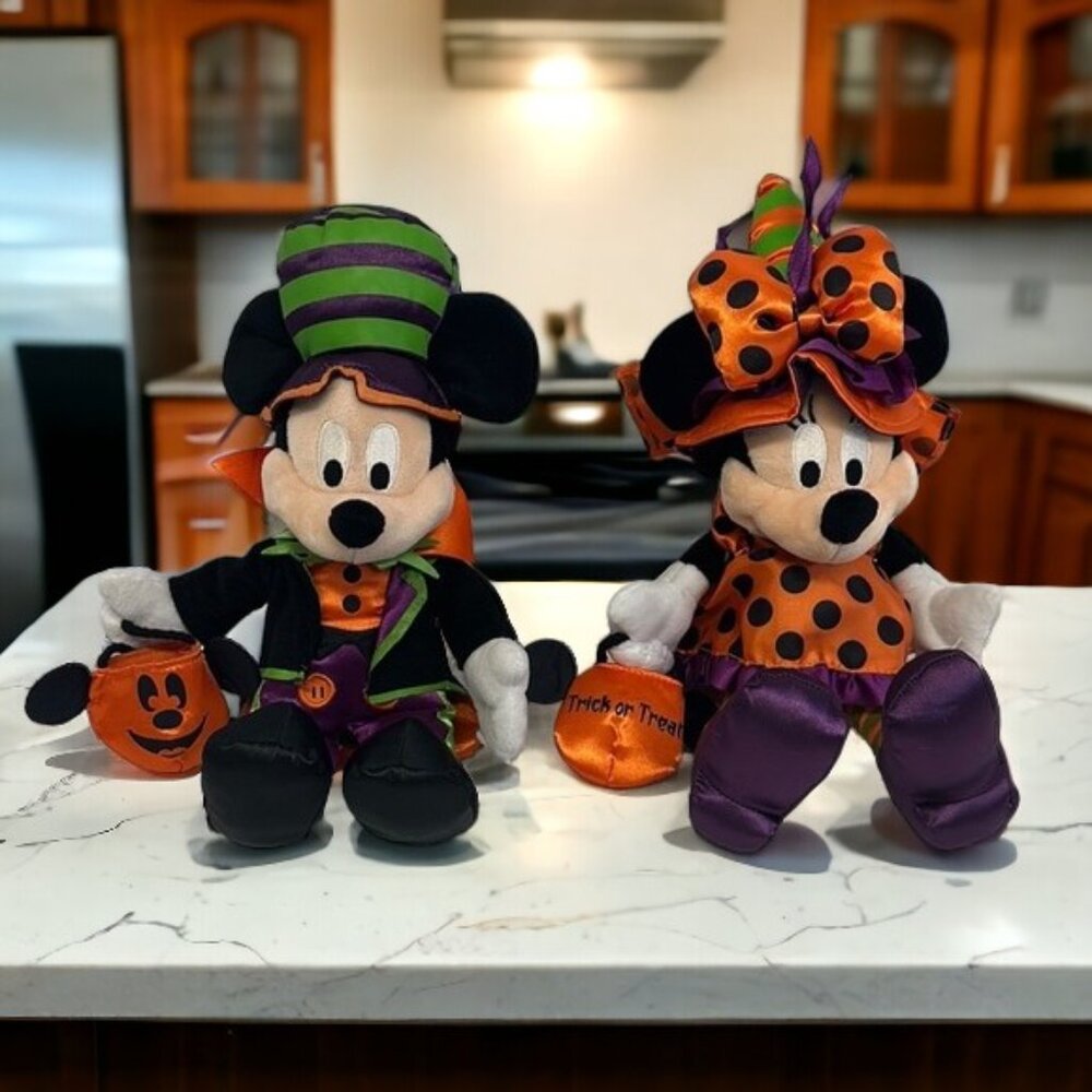 Disney Parks Limited Halloween Mickey & Minnie Mouse Plush w/ Trick or Treat Bag